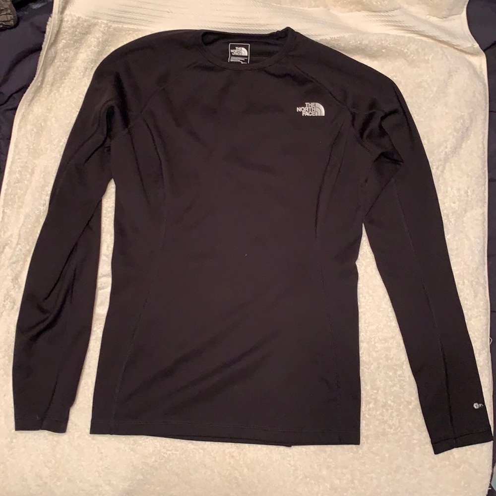 The north face womens medium athletic long sleeve shirt in black